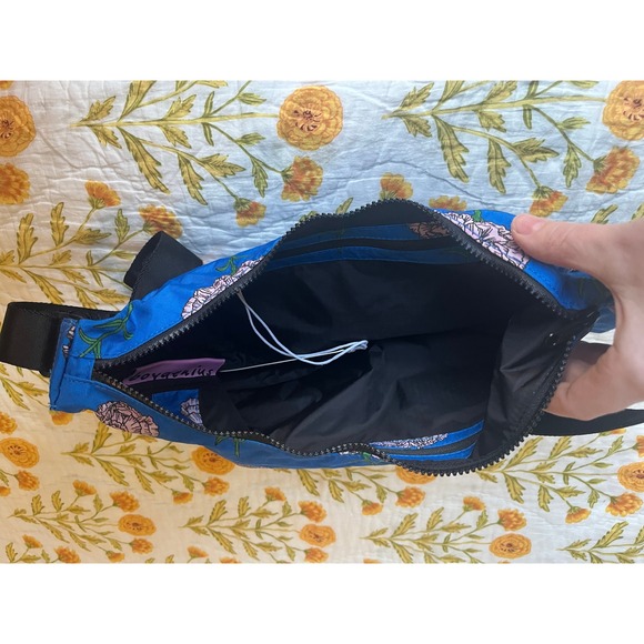 NWT boygenius x BAGGU Medium Nylon Crescent Pink Carnation Blue Crossbody Bag - Picture 5 of 8